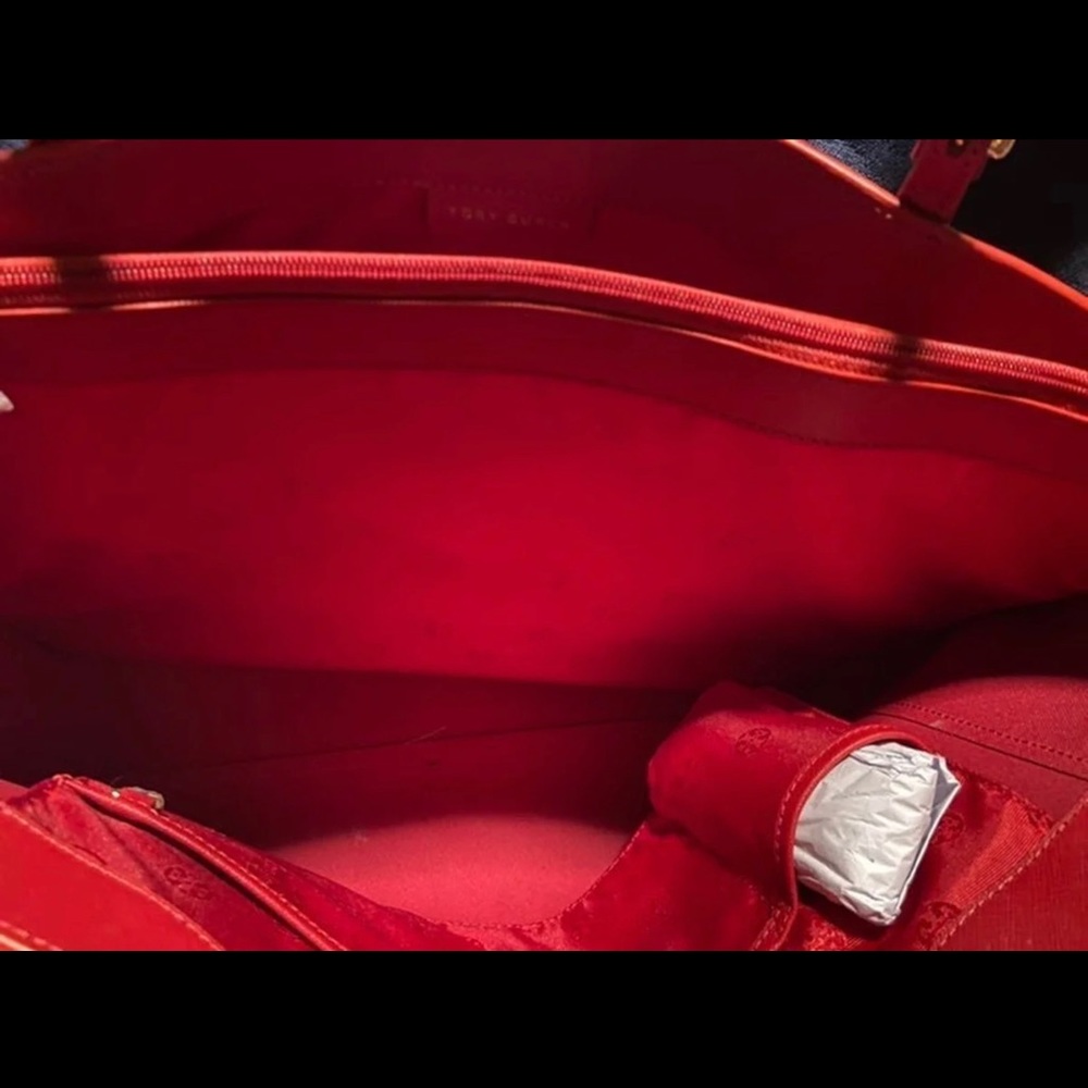 NEW Tory Burch Tote & like new matching Wallet - Picture 2 of 5